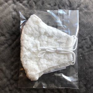 Lele Sadoughi Mask - White embroidered - UNOPENED